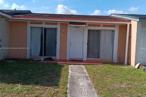 21442 NW 40th Cir Ct, Miami Gardens FL 33055