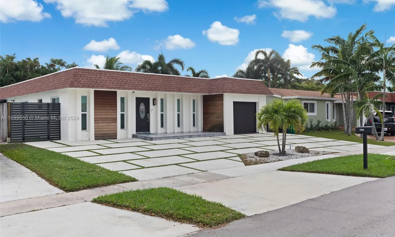 208 SE 4th Ter, Dania Beach FL 33004