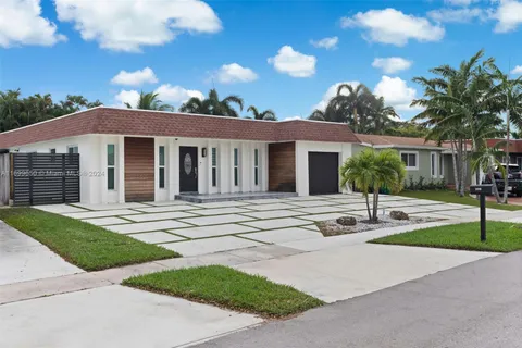 208 SE 4th Ter, Dania Beach FL 33004