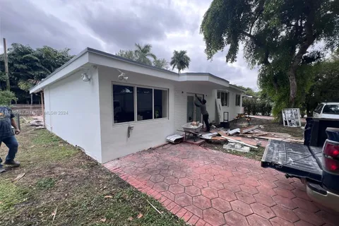 510 NE 155th Ter, Miami FL 33162