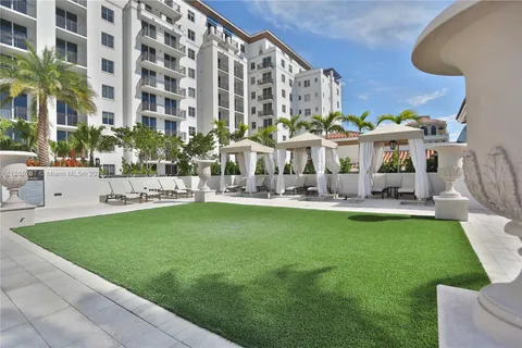 2000 Salzedo Street # 809, Coral Gables FL 33134