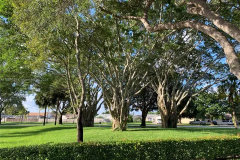 5832 Coral Lake Dr # 308, Margate FL 33063