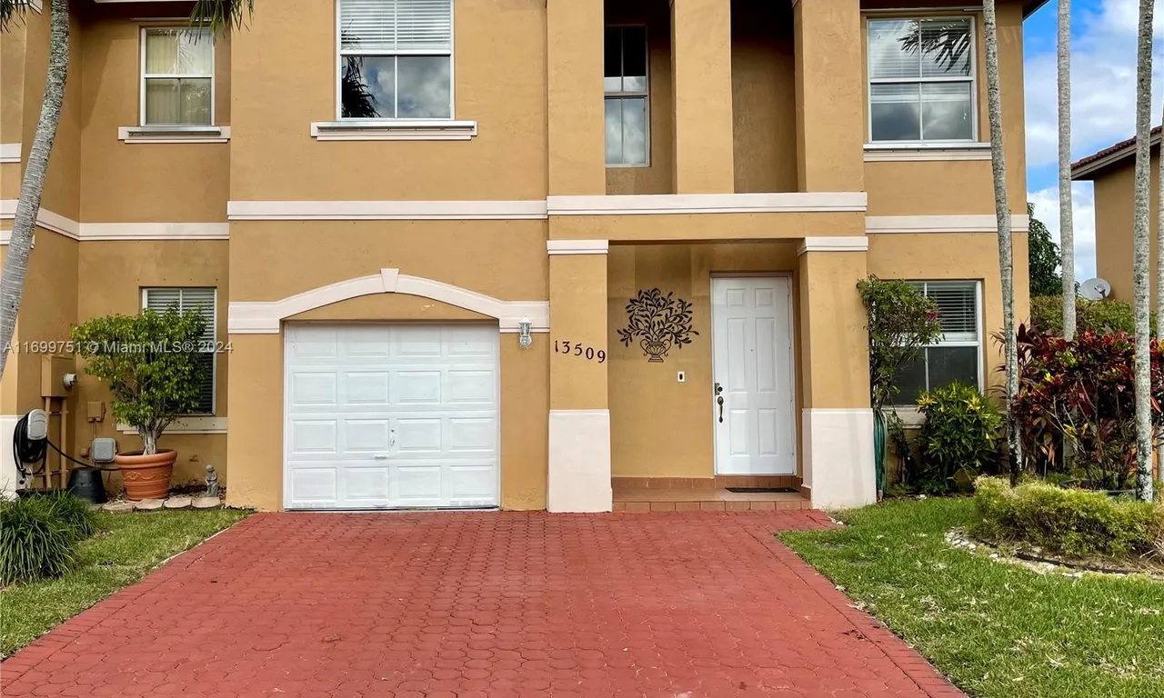 13509 NW 9th Ct # 13509, Pembroke Pines FL 33028