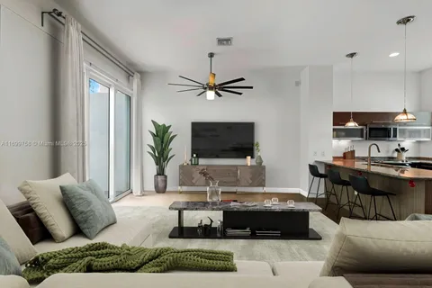 315 NE 7 St, Fort Lauderdale FL 33304