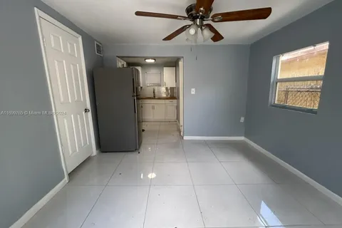 1872 NW 1st St # 2, Miami FL 33125