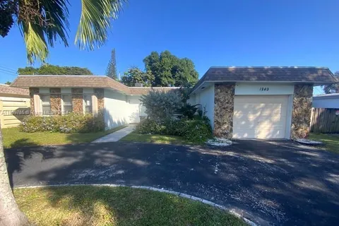 1849 N 27th Ct, Hollywood FL 33020