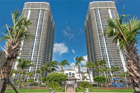 4775 Collins Ave # 3406, Miami Beach FL 33140