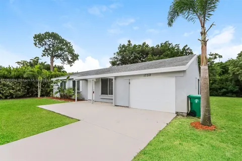 1750 SE Elkhart Ter, Port St. Lucie FL 34952