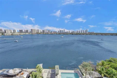 17111 Biscayne Blvd # 909, North Miami Beach FL 33160