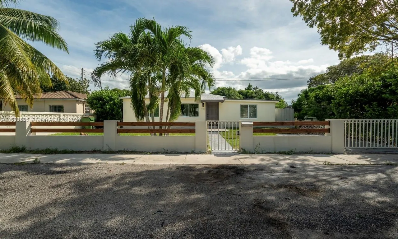 1180 NE 132nd St, North Miami FL 33161