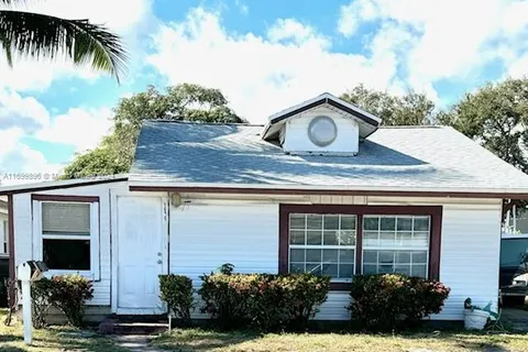 1605 S N St, Lake Worth FL 33460