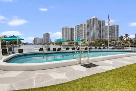 3209 S Ocean Dr # 4M, Hallandale Beach FL 33009