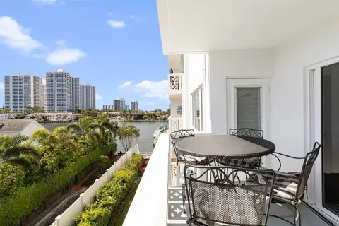 3209 S Ocean Dr # 4M, Hallandale Beach FL 33009