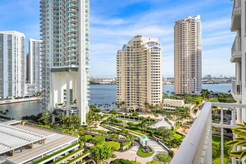 701 Brickell Key Blvd # 1708, Miami FL 33131