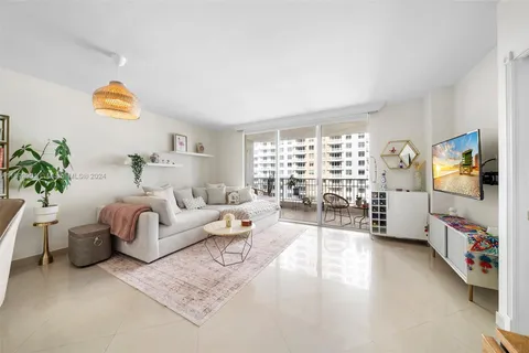 701 Brickell Key Blvd # 1708, Miami FL 33131