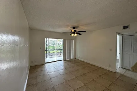 5654 Rock Island Rd # 220, Tamarac FL 33319