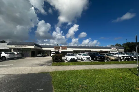 17064 W Dixie Hwy, North Miami Beach FL 33160