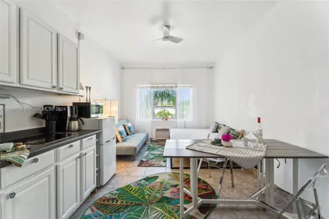 255 W 24th St # 334, Miami Beach FL 33140