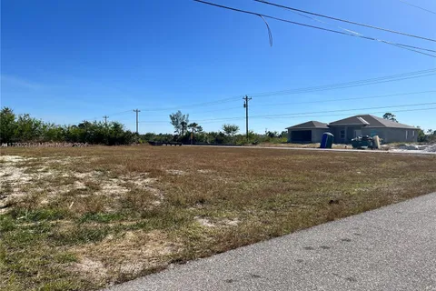 3239 NE 9 Avenue, Cape Coral FL 33909