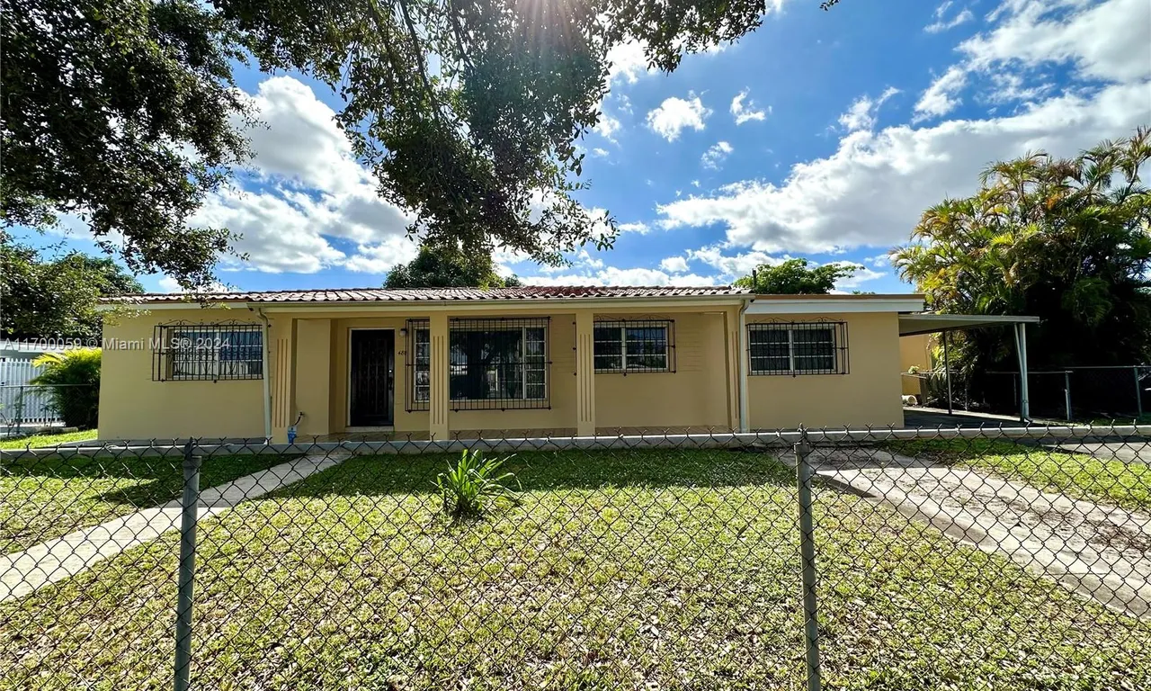 480 W 37th St, Hialeah FL 33012