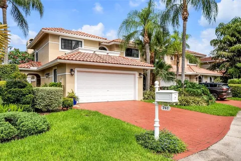 741 Villa Portofino Cir, Deerfield Beach FL 33442