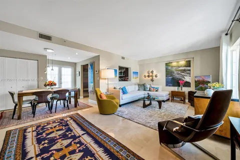 243 Meridian Ave # 213, Miami Beach FL 33139