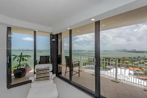 4000 Towerside Ter # 1704, Miami FL 33138