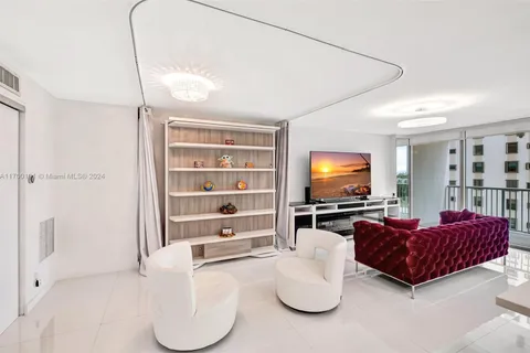 2655 Collins Ave # 906, Miami Beach FL 33140