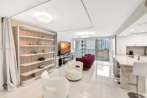 2655 Collins Ave # 906, Miami Beach FL 33140