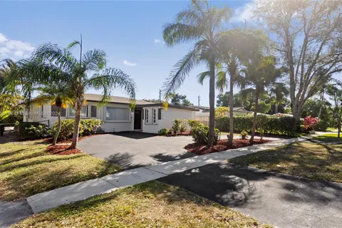 2003 N 42nd Ave, Hollywood FL 33021