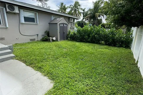 2534 Monroe St # 1, Hollywood FL 33020