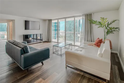 1200 Brickell Bay Dr # 2623, Miami FL 33131