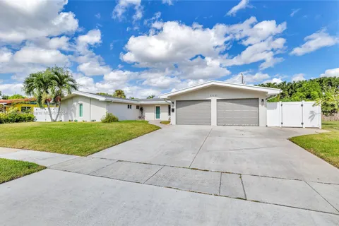 5531 SW 2nd St, Plantation FL 3770