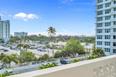 4747 Collins Ave # 411, Miami Beach FL 33140