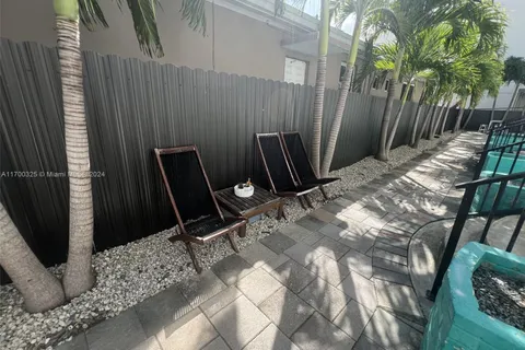 1982 Marseille Dr # 4, Miami Beach FL 33141