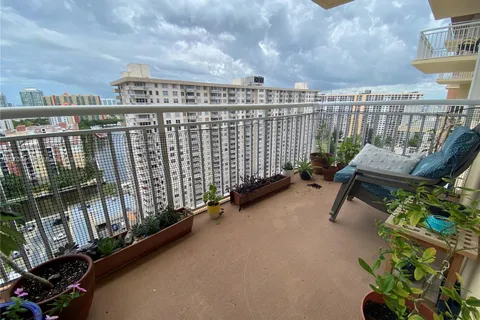 251 174th St # 2115, Sunny Isles Beach FL 33160