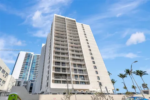 2625 Collins Ave # 418, Miami Beach FL 33140