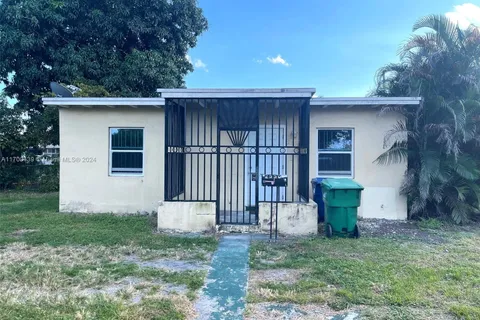 2550 NW 158th St, Miami Gardens FL 33054