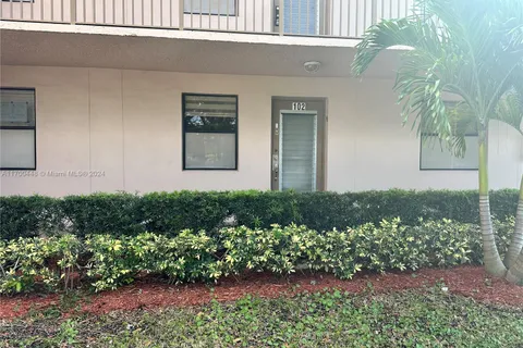 10434 Sunrise Lakes Blvd # 102, Sunrise FL 33322