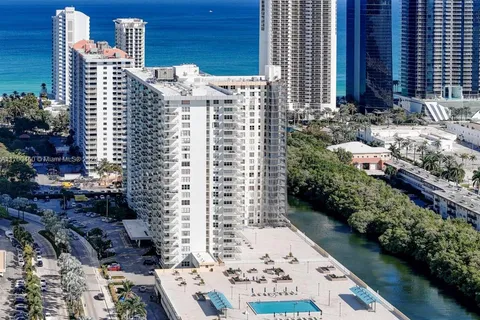 230 174th St # 3, Sunny Isles Beach FL 33160