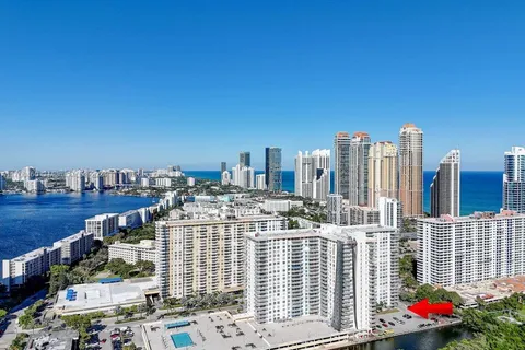 230 174th St # 3, Sunny Isles Beach FL 33160