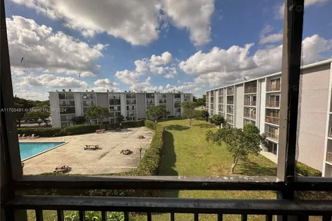 8610 N Sherman Cir # 408, Miramar FL 33025