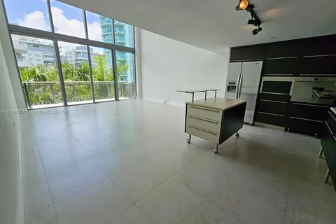 6000 Collins Ave # 528, Miami Beach FL 33140