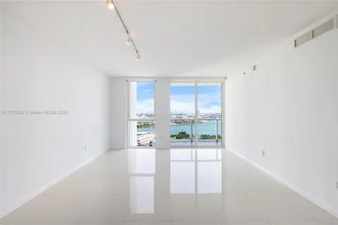 253 NE 2nd St # 2405, Miami FL 33132