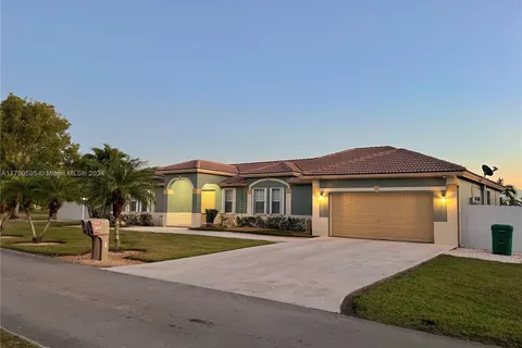 18740 SW 358th St, Homestead FL 33034