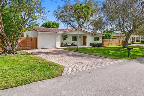 17205 SW 88th Ave, Palmetto Bay FL 33157