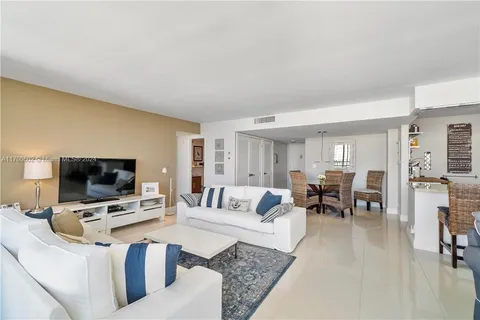 2017 S Ocean Dr # 1407W, Hallandale Beach FL 33009