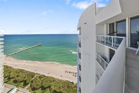 16425 Collins Ave, Sunny Isles Beach FL 33160