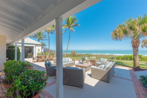 247 S Beach Rd, Jupiter Island FL 33455