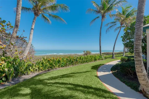 247 S Beach Rd, Jupiter Island FL 33455